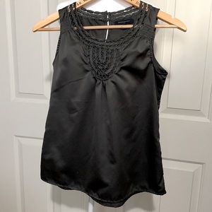Banana Republic satin feel sleeveless Grey blouse